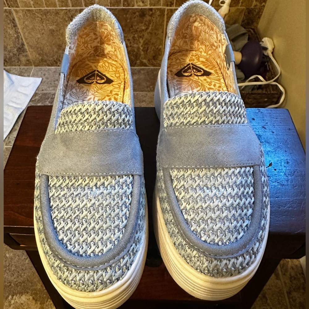 NWOT Roxy summer loafers!
